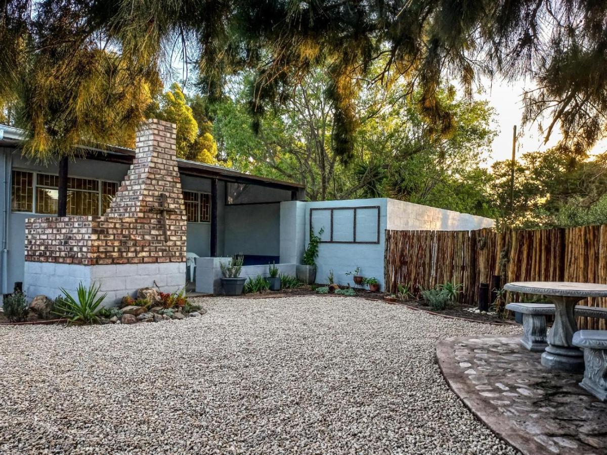 18 On Mark Willowmore Exterior foto